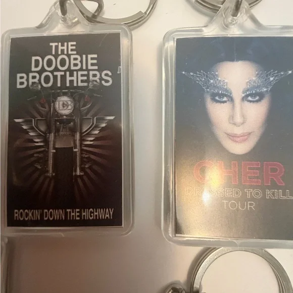 Band Tours Keychains - Picture 6 of 7